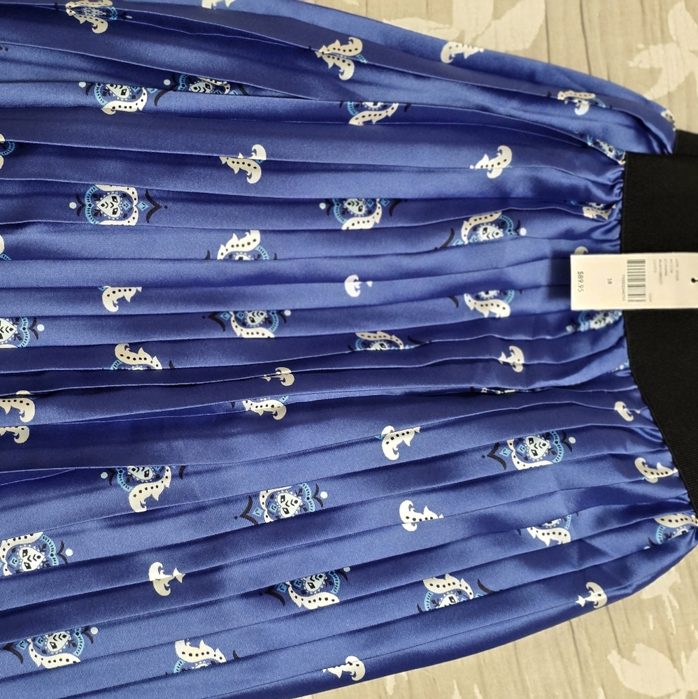 Pleated skirt
